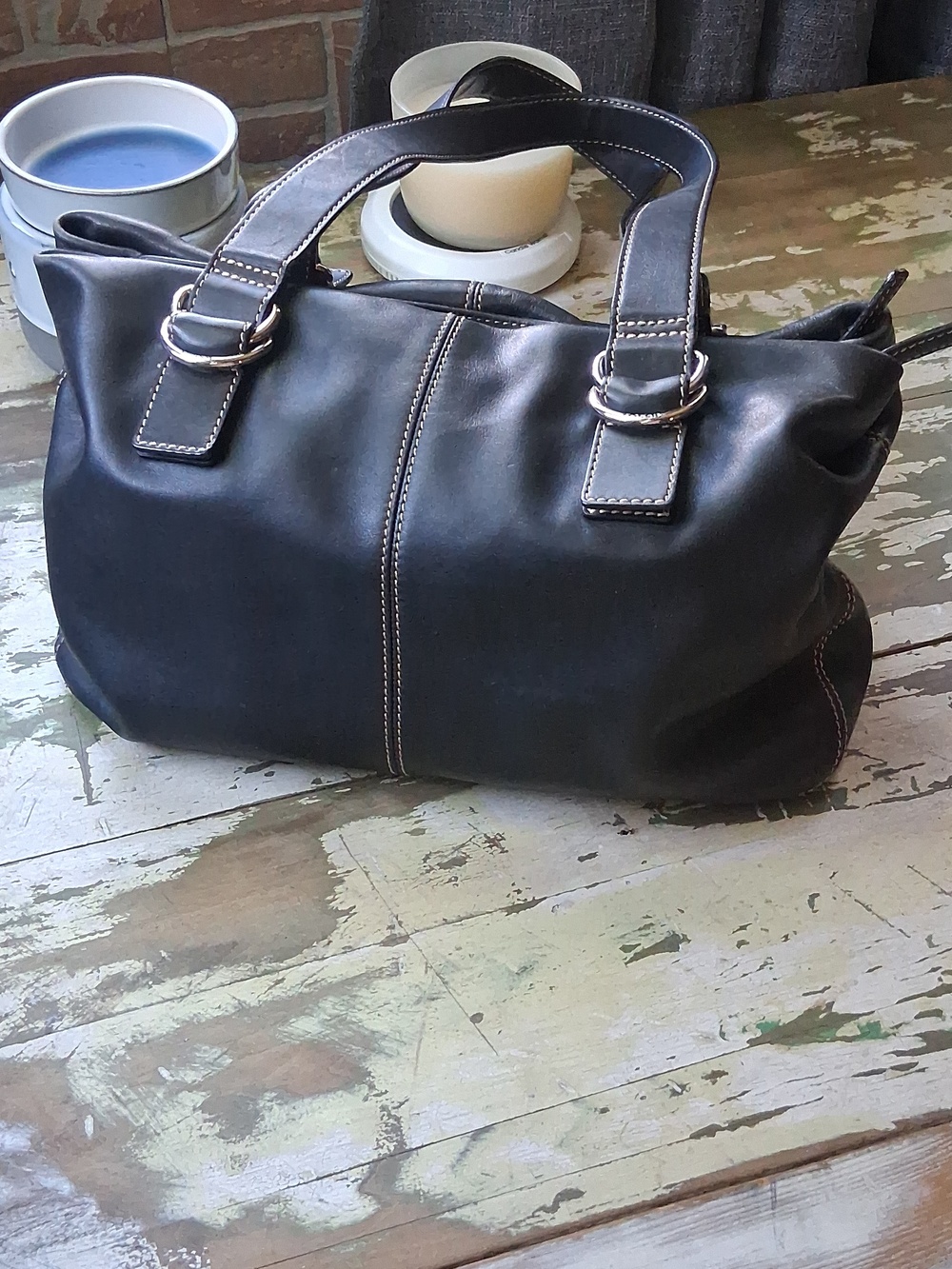 Fossil Black Leather Shoulder Bag with Cream Stitching